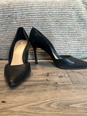 Vince Camuto Black D'Orsay Pointed Toe Pump Stiletto Size 9